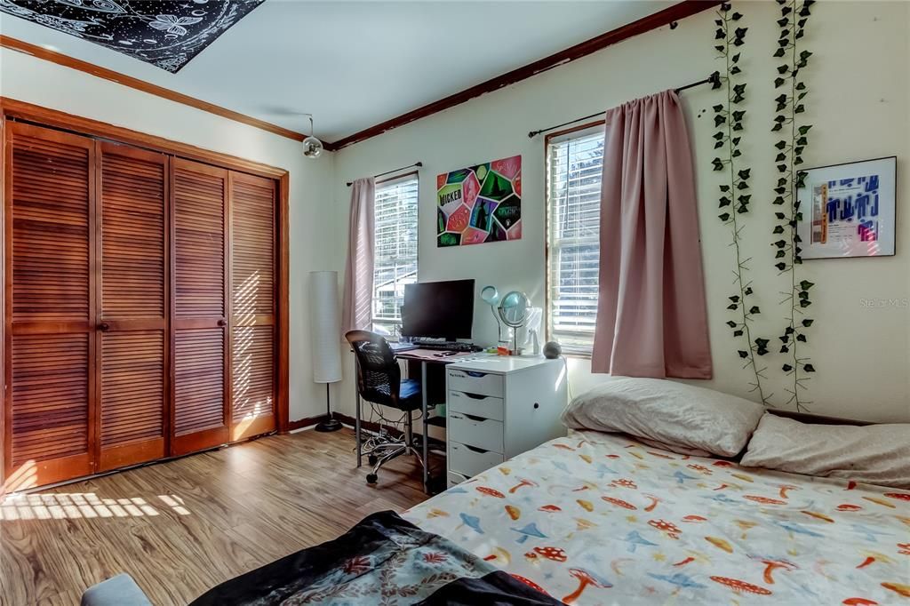 En Venta: $335,000 (4 camas, 2 baños, 1756 Pies cuadrados)