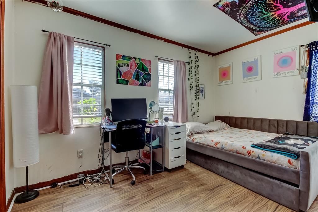 En Venta: $335,000 (4 camas, 2 baños, 1756 Pies cuadrados)