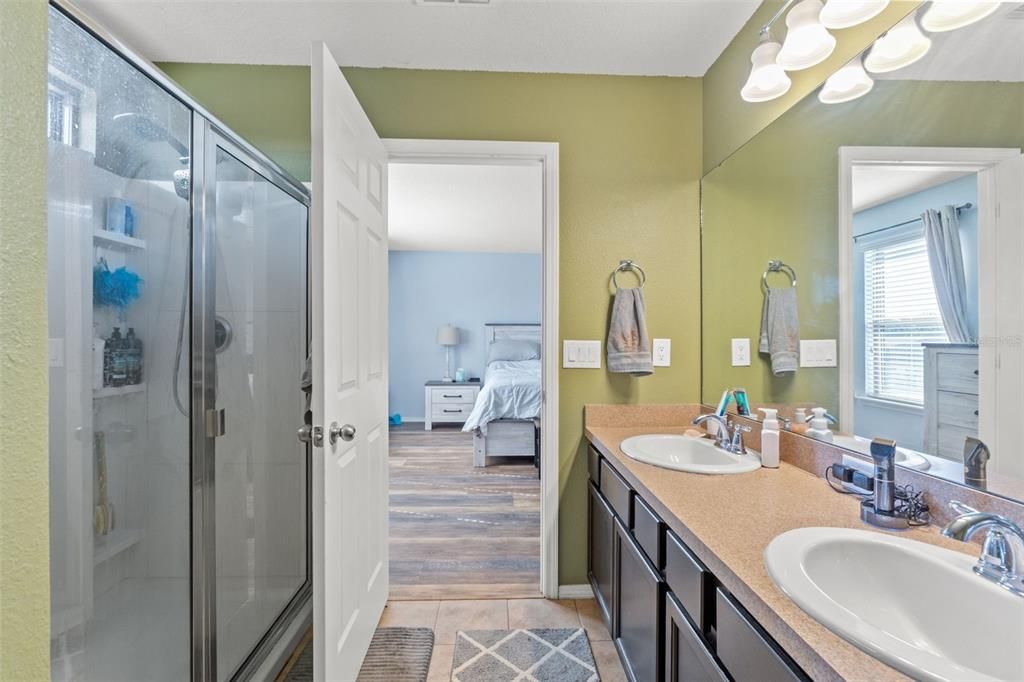 For Sale: $380,000 (4 beds, 2 baths, 2612 Square Feet)