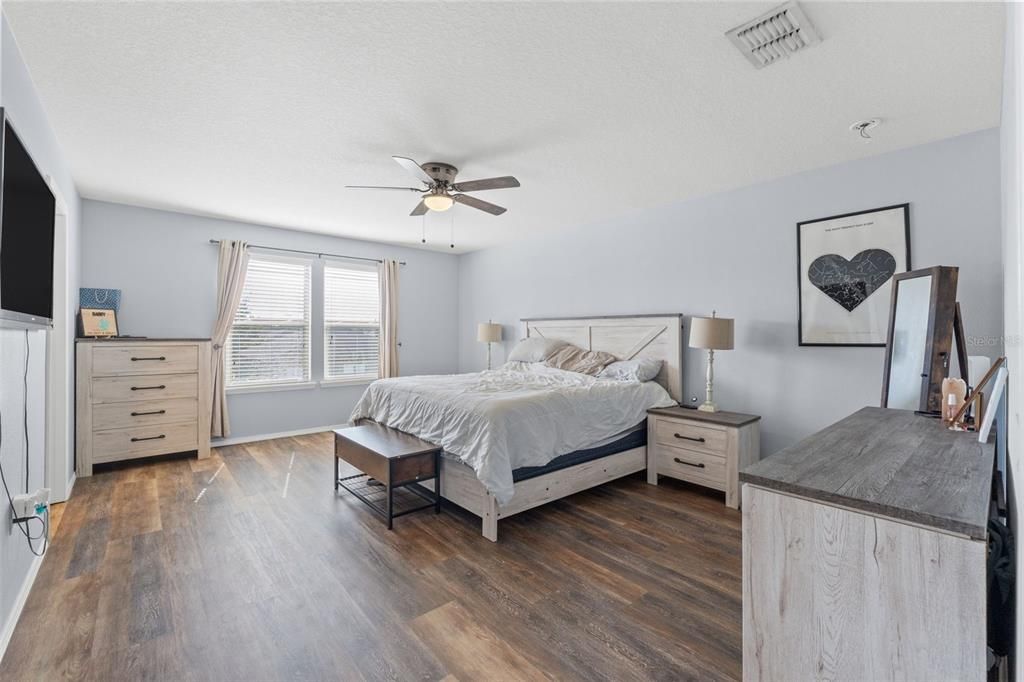 For Sale: $380,000 (4 beds, 2 baths, 2612 Square Feet)