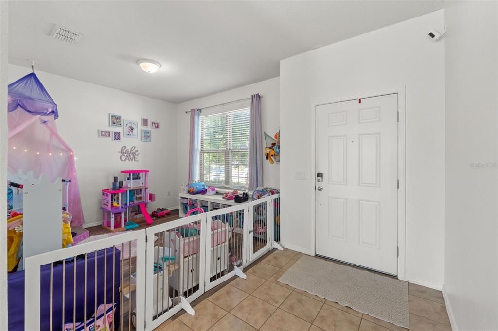 For Sale: $380,000 (4 beds, 2 baths, 2612 Square Feet)