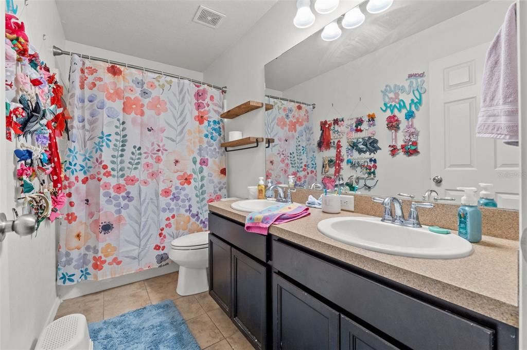 For Sale: $380,000 (4 beds, 2 baths, 2612 Square Feet)