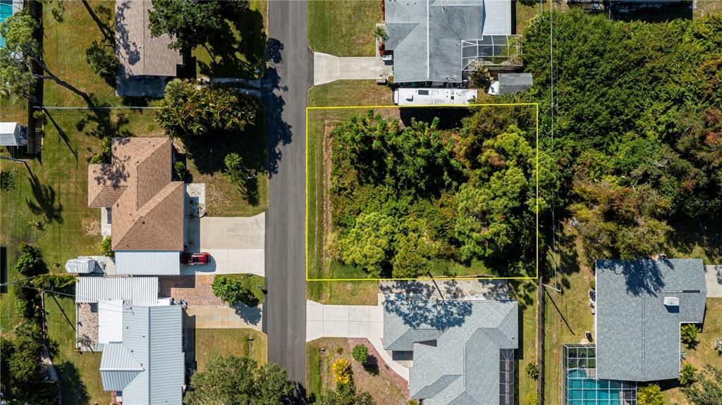 待售: $75,000 (0.18 acres)