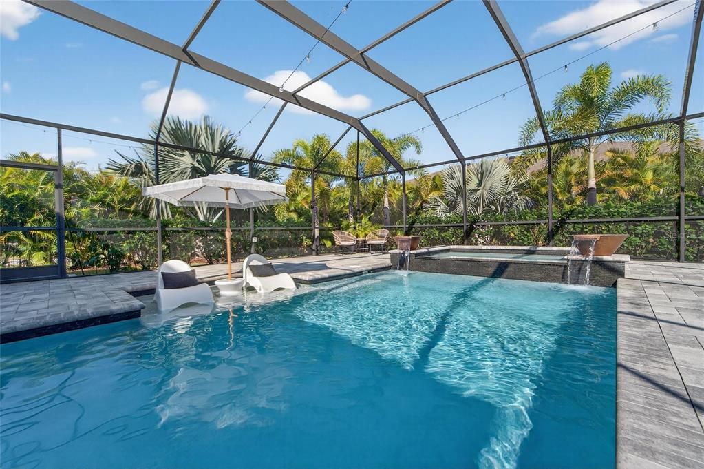 合同活跃: $615,000 (4 贝兹, 2 浴室, 2484 平方英尺)