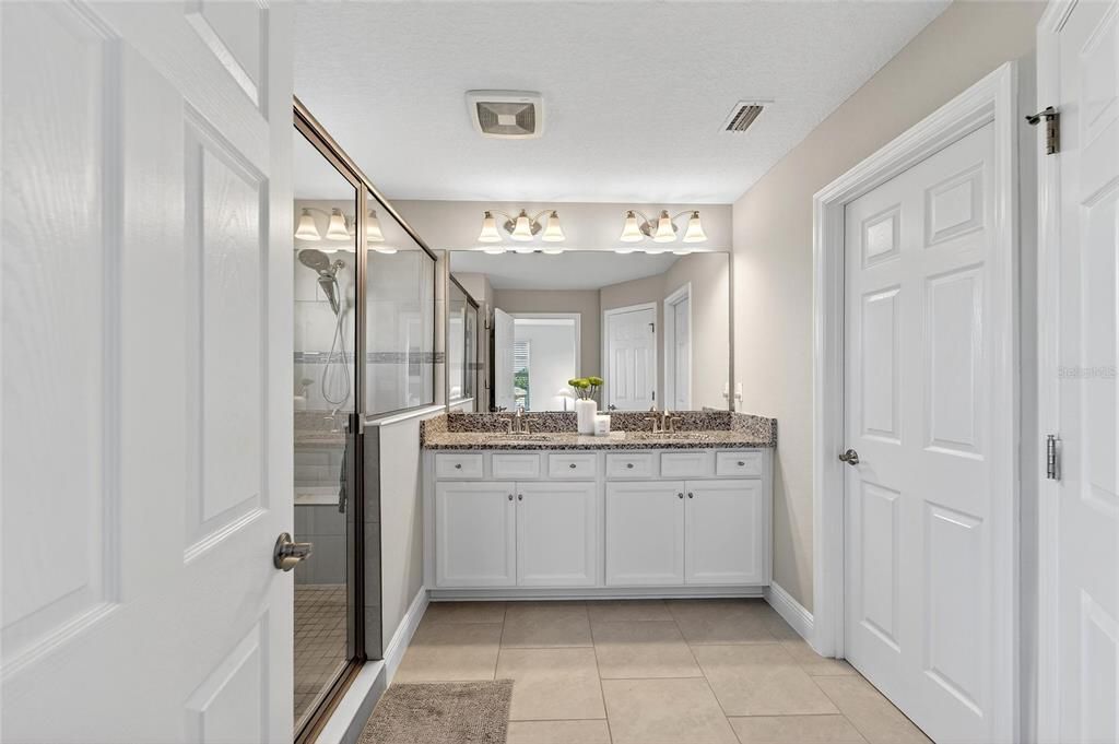 合同活跃: $615,000 (4 贝兹, 2 浴室, 2484 平方英尺)