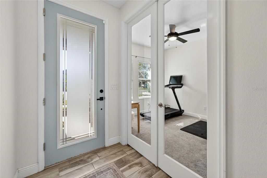 合同活跃: $615,000 (4 贝兹, 2 浴室, 2484 平方英尺)