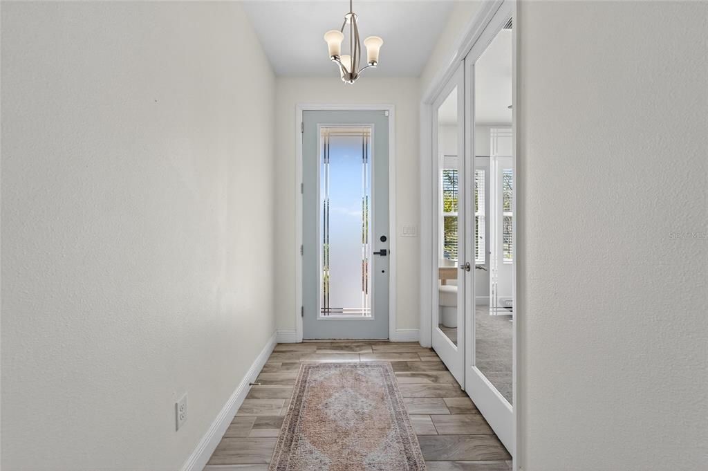 合同活跃: $615,000 (4 贝兹, 2 浴室, 2484 平方英尺)