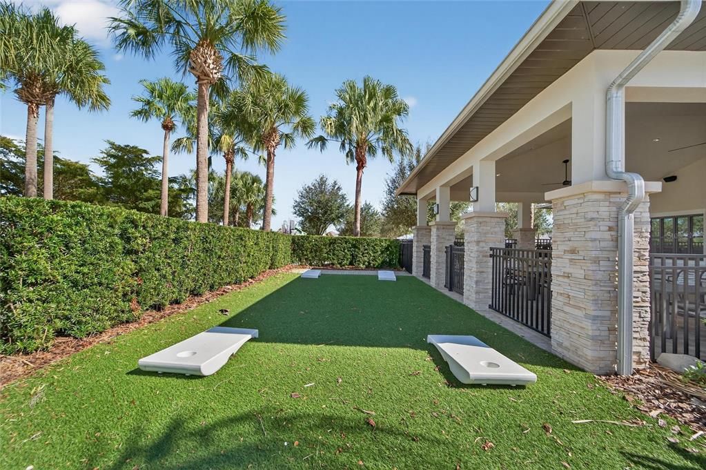 合同活跃: $615,000 (4 贝兹, 2 浴室, 2484 平方英尺)