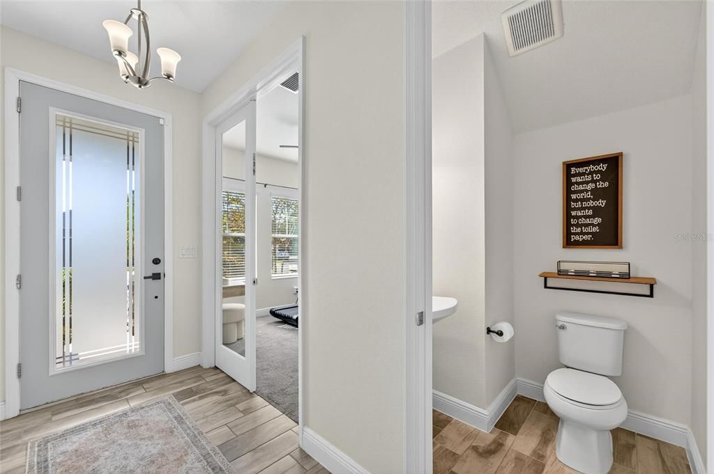 合同活跃: $615,000 (4 贝兹, 2 浴室, 2484 平方英尺)