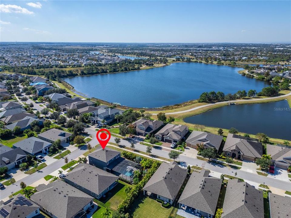 合同活跃: $615,000 (4 贝兹, 2 浴室, 2484 平方英尺)