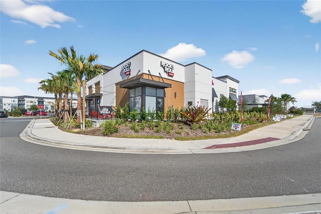 合同活跃: $615,000 (4 贝兹, 2 浴室, 2484 平方英尺)