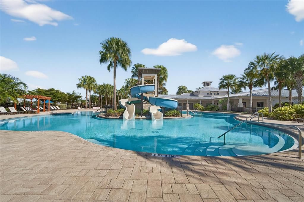 合同活跃: $615,000 (4 贝兹, 2 浴室, 2484 平方英尺)