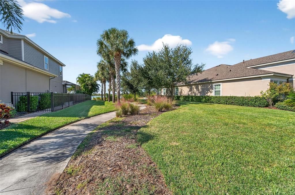 合同活跃: $615,000 (4 贝兹, 2 浴室, 2484 平方英尺)