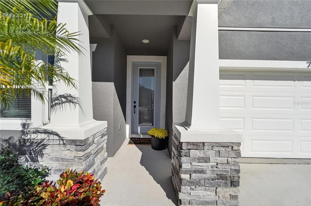 合同活跃: $615,000 (4 贝兹, 2 浴室, 2484 平方英尺)