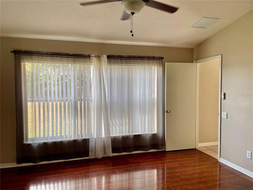 En Renta: $2,450 (3 camas, 2 baños, 1525 Pies cuadrados)