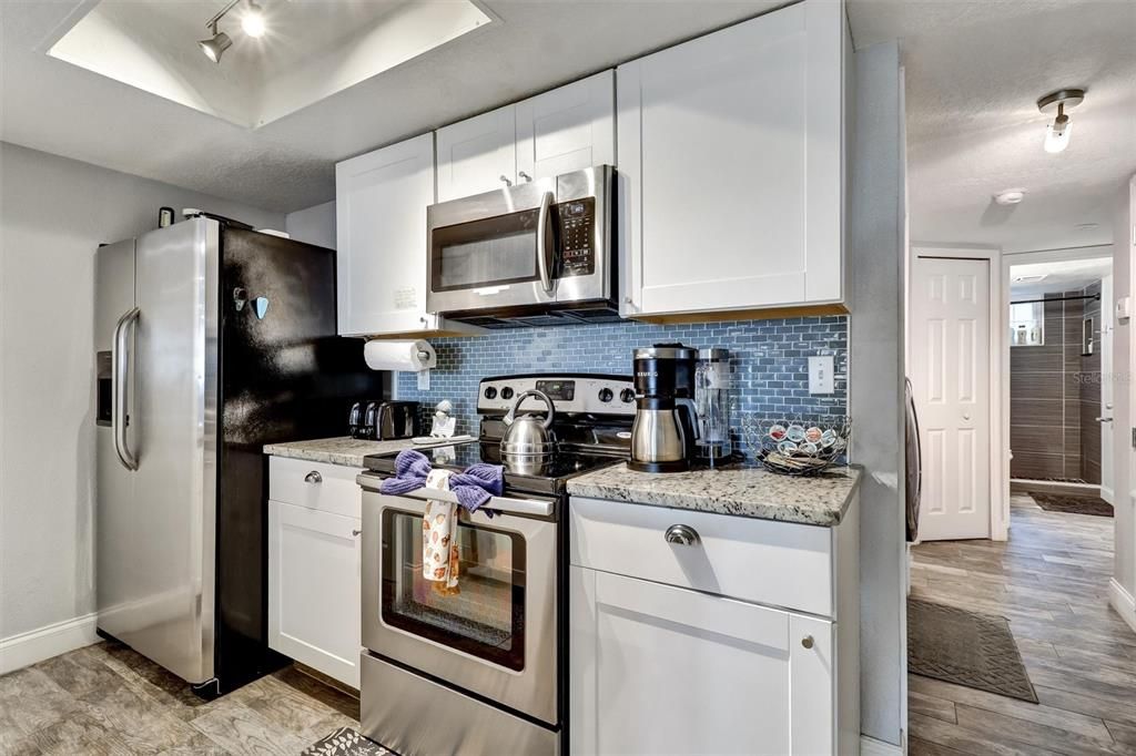 合同活跃: $225,000 (3 贝兹, 2 浴室, 1287 平方英尺)