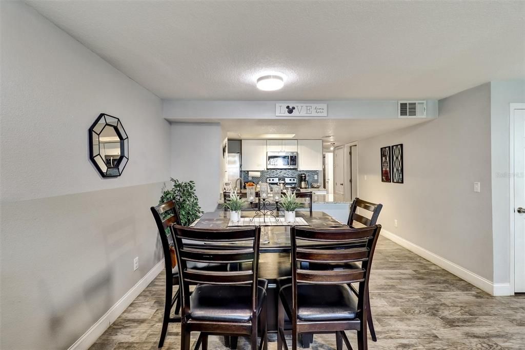 合同活跃: $225,000 (3 贝兹, 2 浴室, 1287 平方英尺)