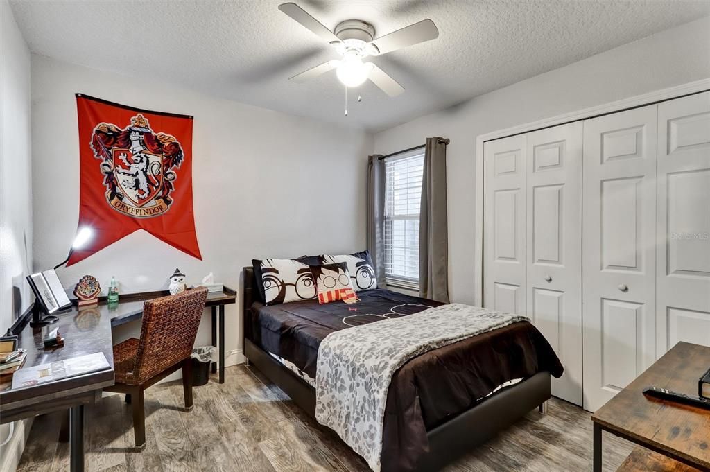 合同活跃: $225,000 (3 贝兹, 2 浴室, 1287 平方英尺)