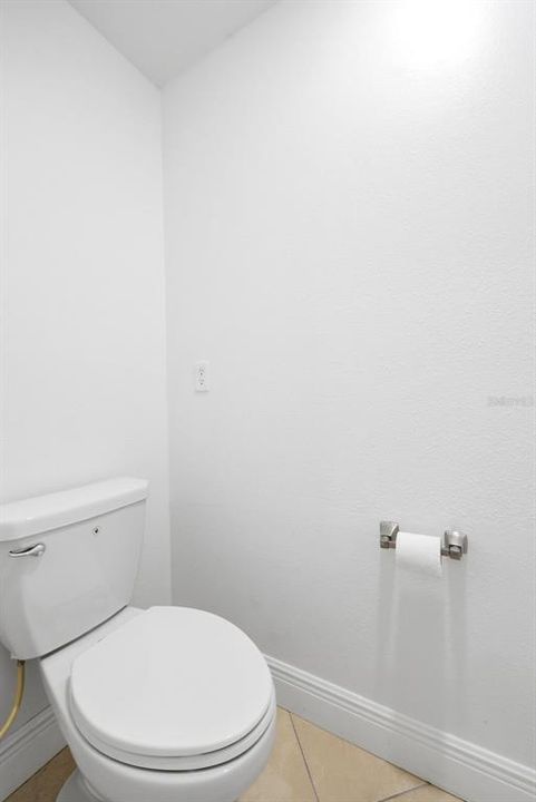 На продажу: $370,000 (4 спален, 2 ванн, 2088 Квадратных фут)