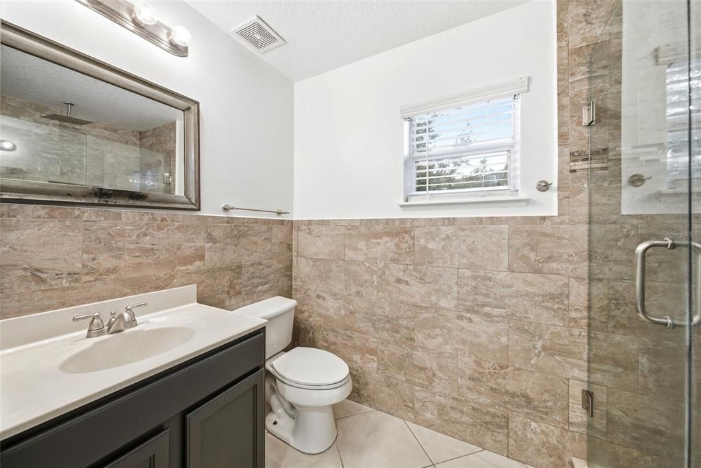 На продажу: $370,000 (4 спален, 2 ванн, 2088 Квадратных фут)