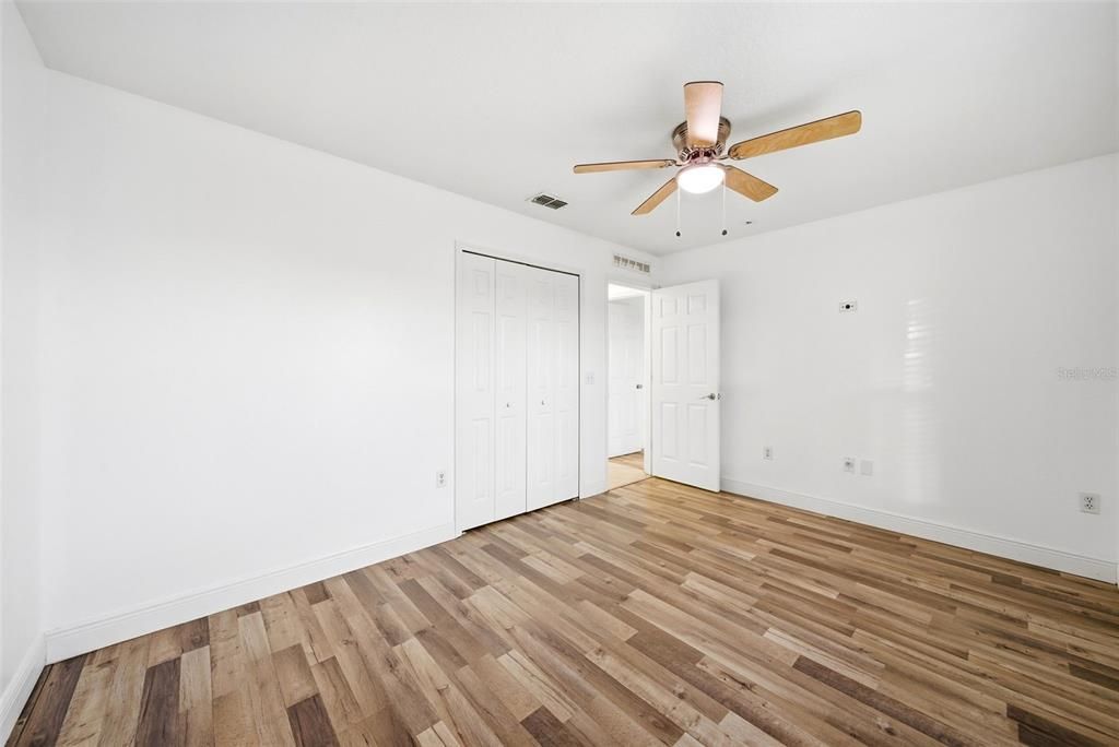 На продажу: $370,000 (4 спален, 2 ванн, 2088 Квадратных фут)