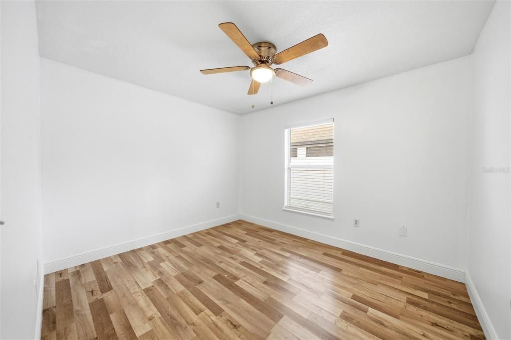 На продажу: $370,000 (4 спален, 2 ванн, 2088 Квадратных фут)