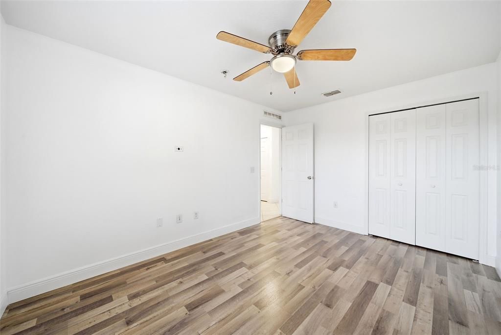 На продажу: $370,000 (4 спален, 2 ванн, 2088 Квадратных фут)