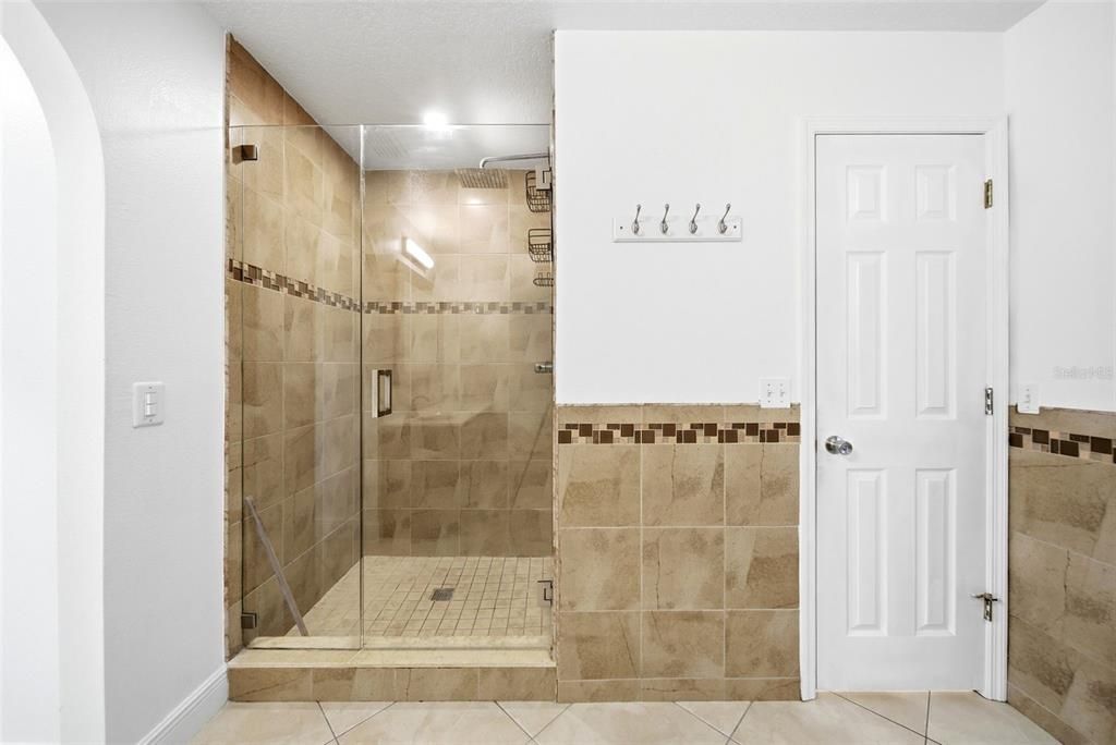 На продажу: $370,000 (4 спален, 2 ванн, 2088 Квадратных фут)