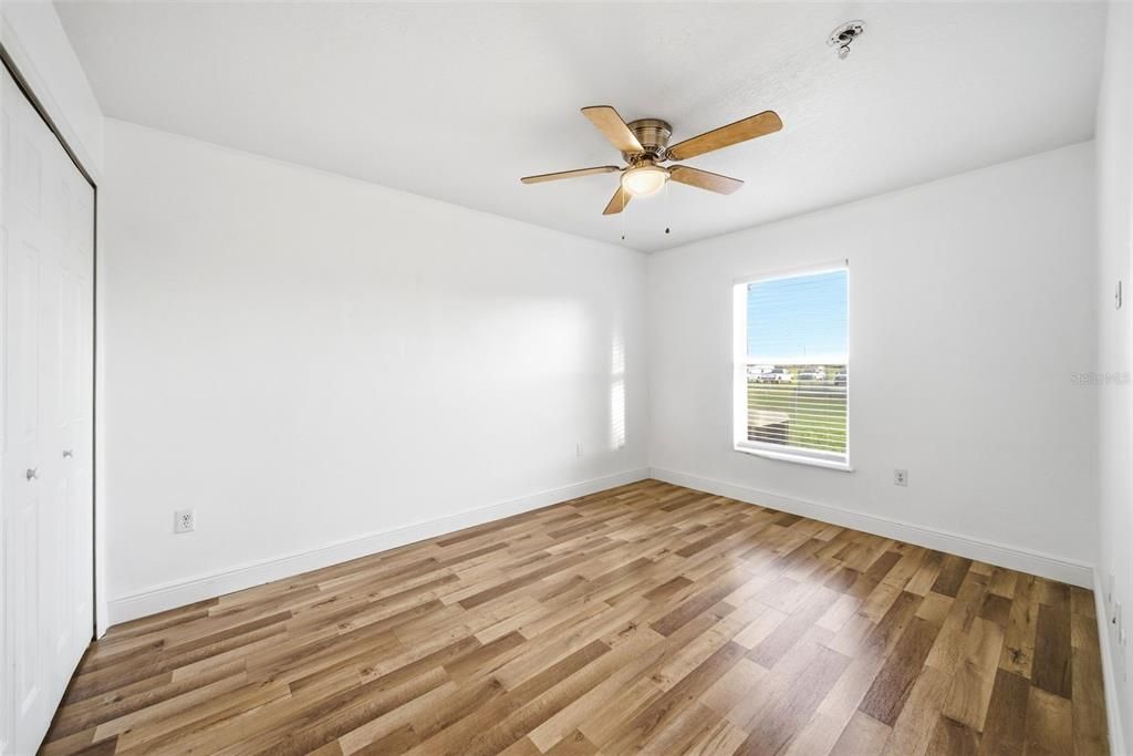 На продажу: $370,000 (4 спален, 2 ванн, 2088 Квадратных фут)