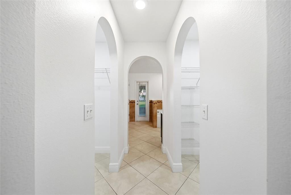 На продажу: $370,000 (4 спален, 2 ванн, 2088 Квадратных фут)