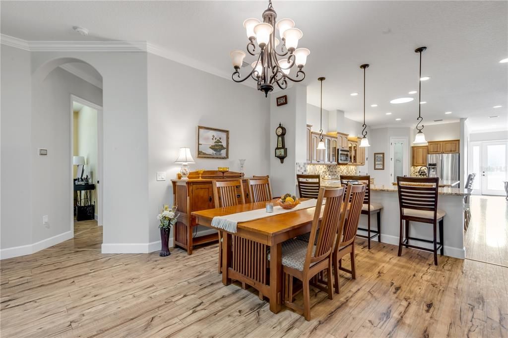 На продажу: $477,000 (3 спален, 2 ванн, 1976 Квадратных фут)