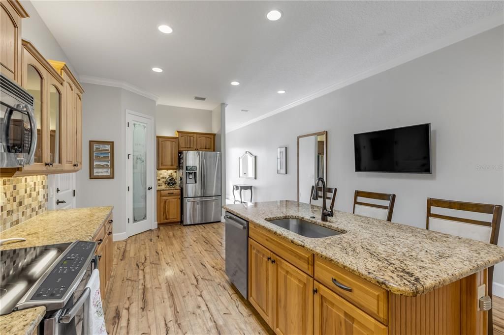 На продажу: $477,000 (3 спален, 2 ванн, 1976 Квадратных фут)