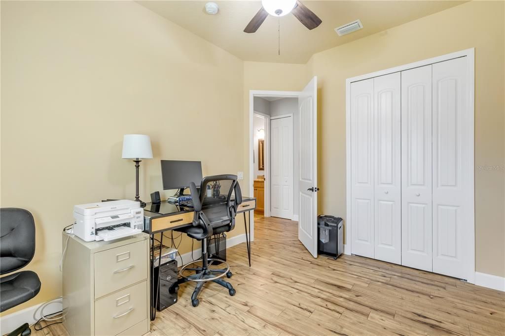 На продажу: $477,000 (3 спален, 2 ванн, 1976 Квадратных фут)