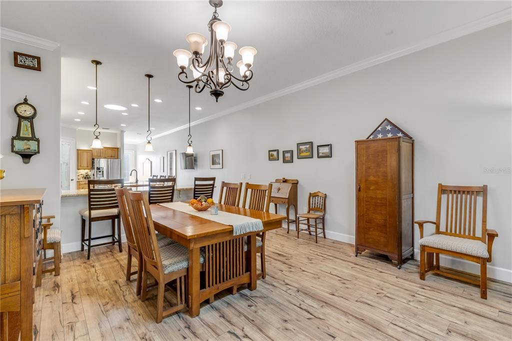 На продажу: $477,000 (3 спален, 2 ванн, 1976 Квадратных фут)