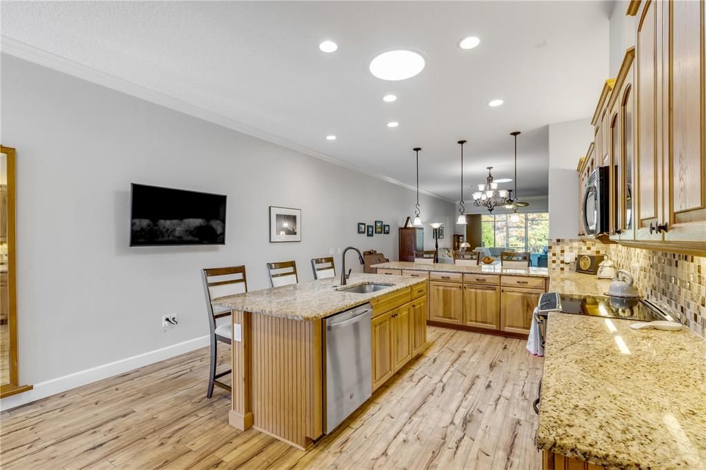 На продажу: $477,000 (3 спален, 2 ванн, 1976 Квадратных фут)