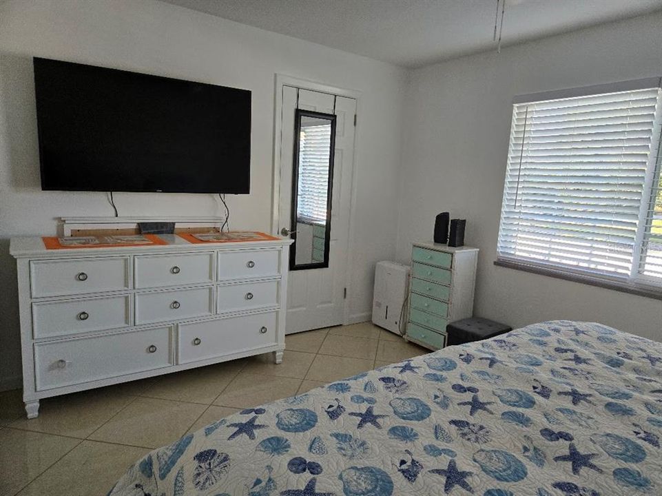 For Rent: $1,600 (1 beds, 1 baths, 640 Square Feet)