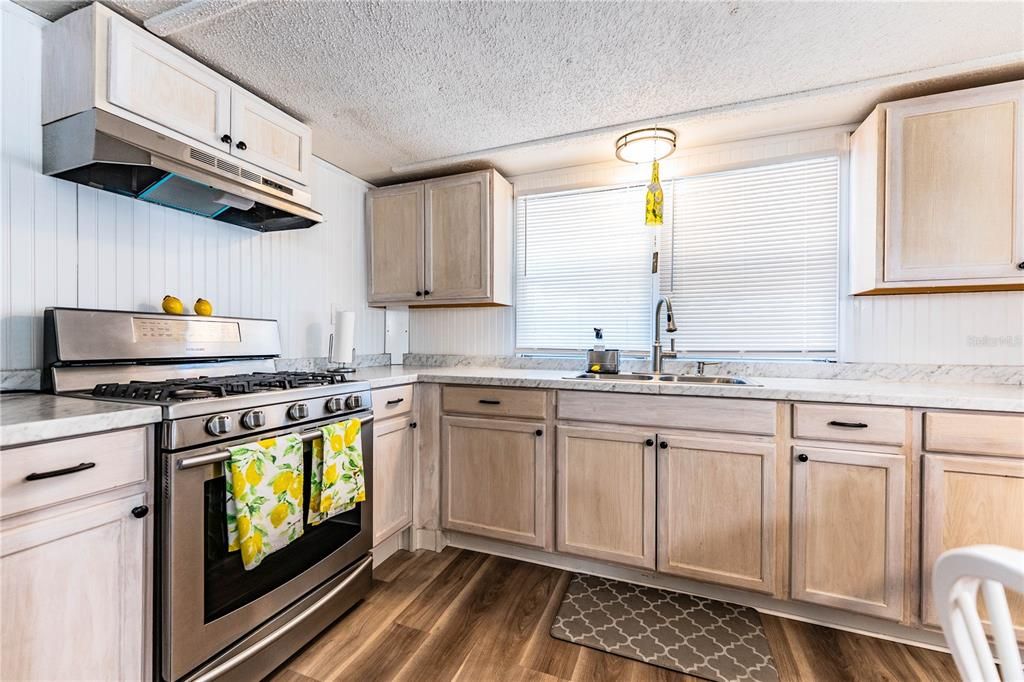 待售: $99,000 (2 贝兹, 2 浴室, 768 平方英尺)