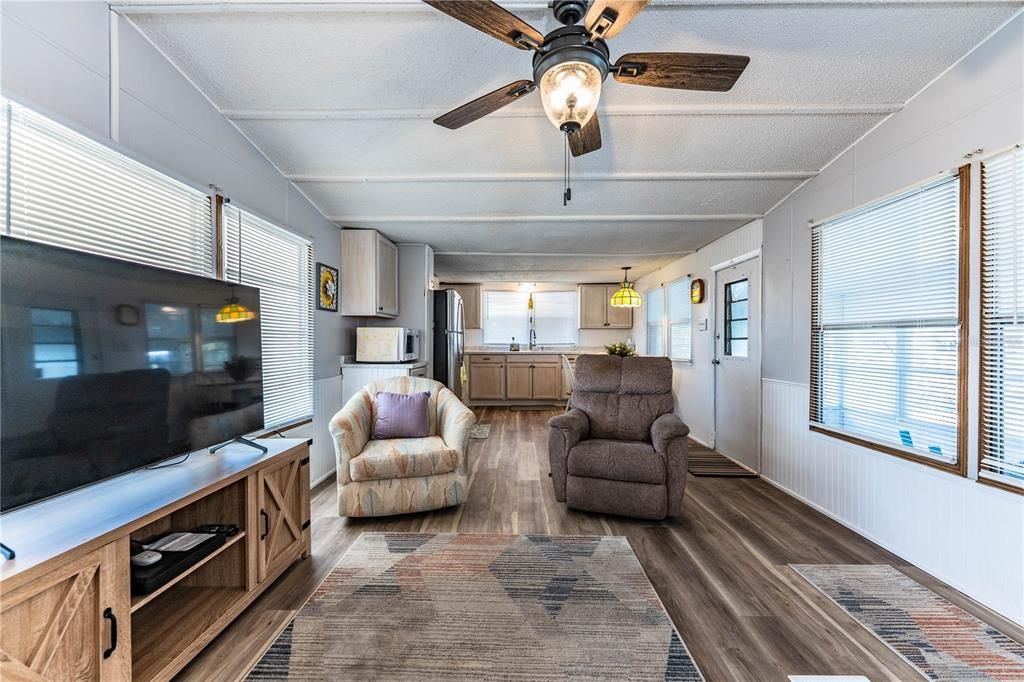 待售: $99,000 (2 贝兹, 2 浴室, 768 平方英尺)