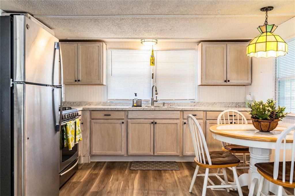 待售: $99,000 (2 贝兹, 2 浴室, 768 平方英尺)