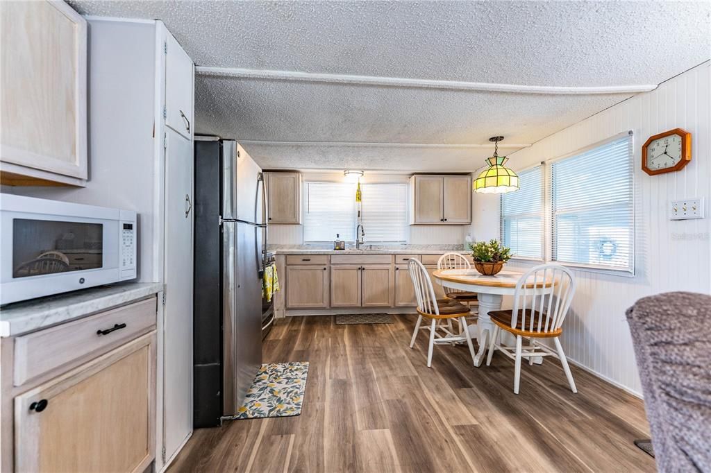 待售: $99,000 (2 贝兹, 2 浴室, 768 平方英尺)