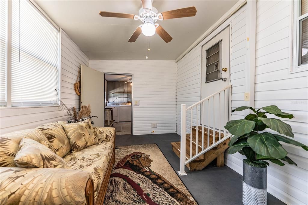 待售: $99,000 (2 贝兹, 2 浴室, 768 平方英尺)