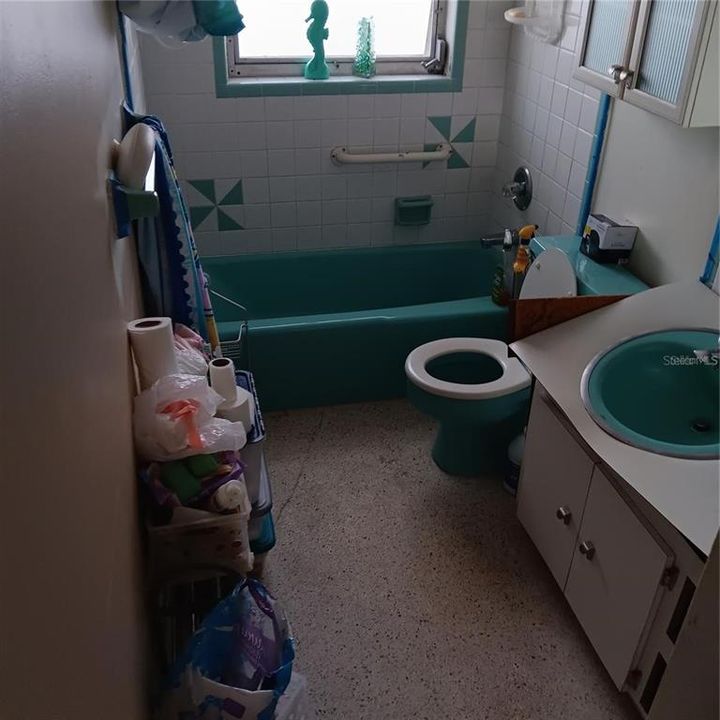 待售: $1,295,000 (4 贝兹, 0 浴室, 1582 平方英尺)