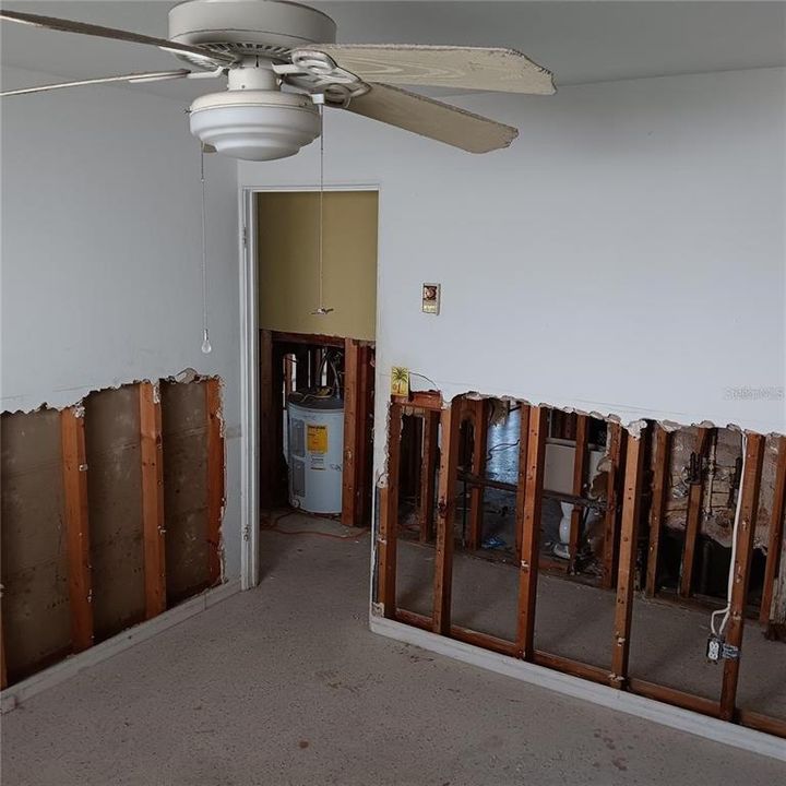 待售: $1,295,000 (4 贝兹, 0 浴室, 1582 平方英尺)