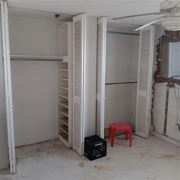 待售: $1,295,000 (4 贝兹, 0 浴室, 1582 平方英尺)