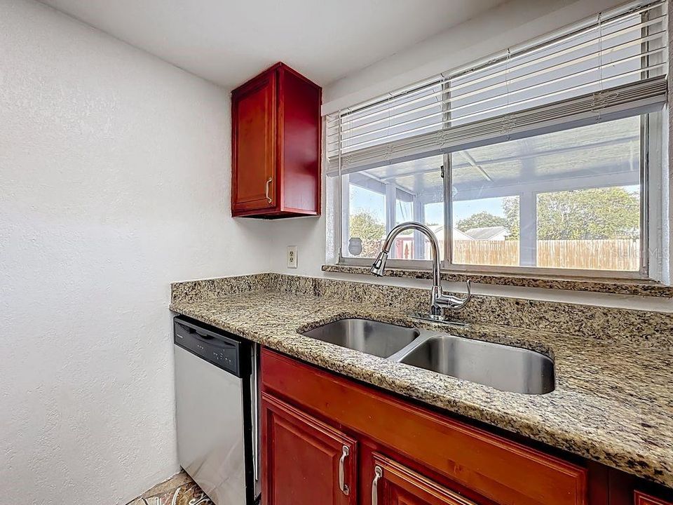 For Sale: $355,000 (3 beds, 2 baths, 1510 Square Feet)