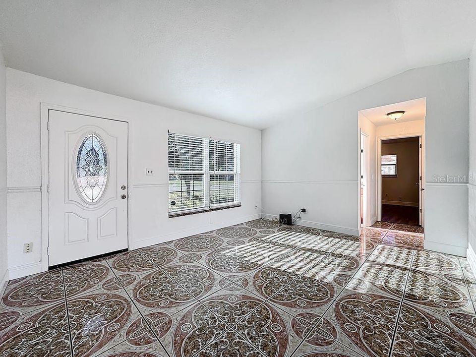 For Sale: $355,000 (3 beds, 2 baths, 1510 Square Feet)