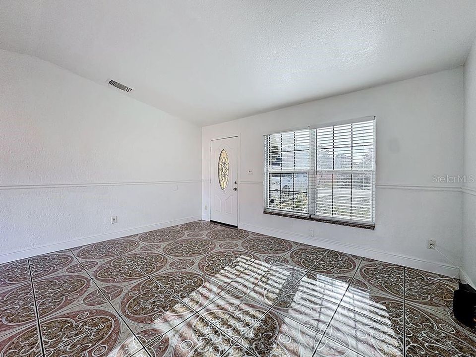 For Sale: $355,000 (3 beds, 2 baths, 1510 Square Feet)