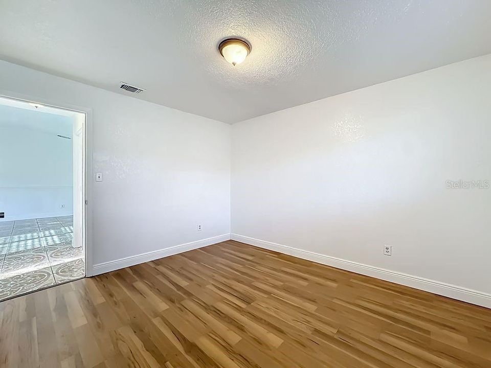 For Sale: $355,000 (3 beds, 2 baths, 1510 Square Feet)