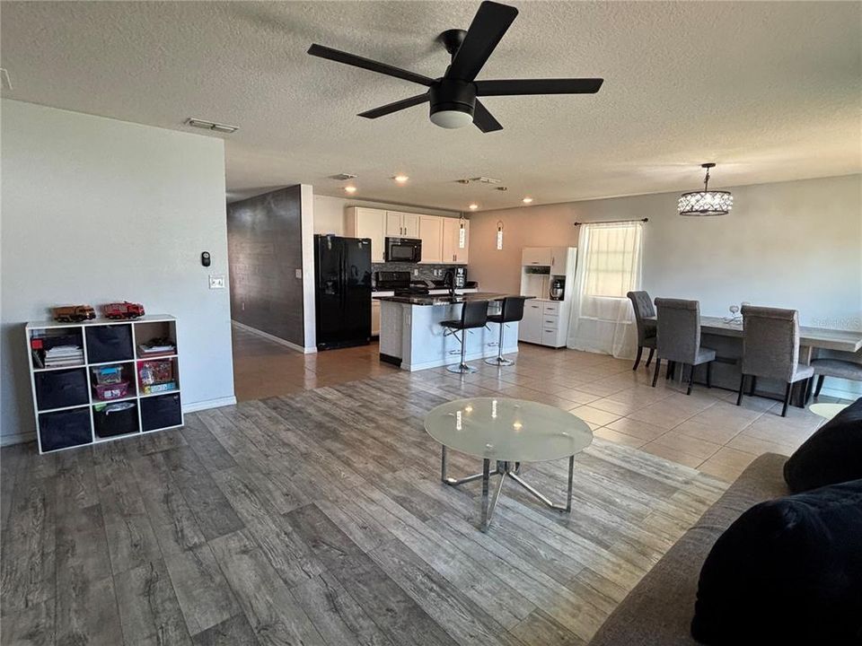 For Sale: $355,000 (4 beds, 2 baths, 1707 Square Feet)