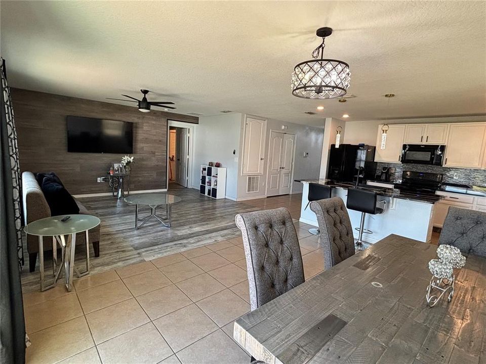 For Sale: $355,000 (4 beds, 2 baths, 1707 Square Feet)